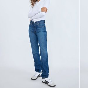 Aritzia Levi’s high waisted straight Long jeans.